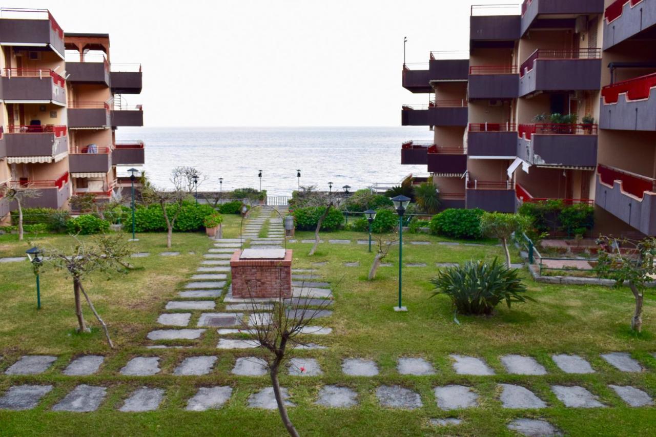 Beach House Blue Holiday Letojanni Exterior photo